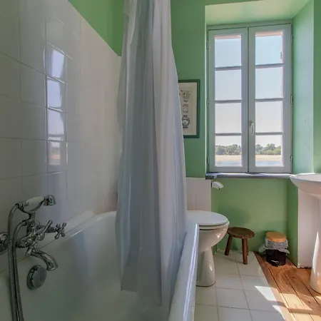 Maison Authentique Sur 3 Niveaux Avec Terrasse Et Vue Loire - Fr-1-622-38