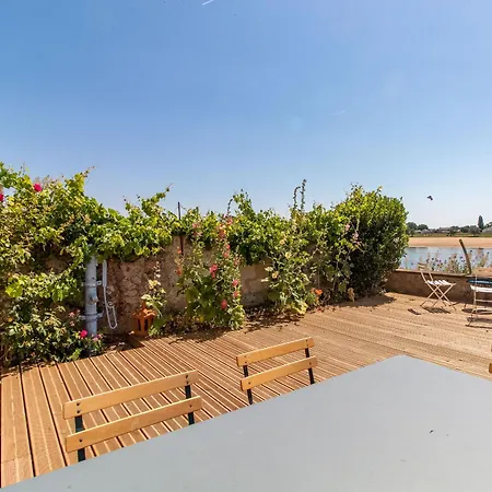 Maison Authentique Sur 3 Niveaux Avec Terrasse Et Vue Loire - Fr-1-622-38 بيت للعطل