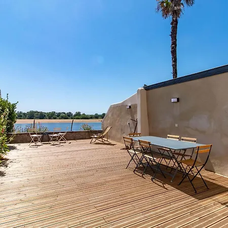 Maison Authentique Sur 3 Niveaux Avec Terrasse Et Vue Loire - Fr-1-622-38 بيت للعطل *