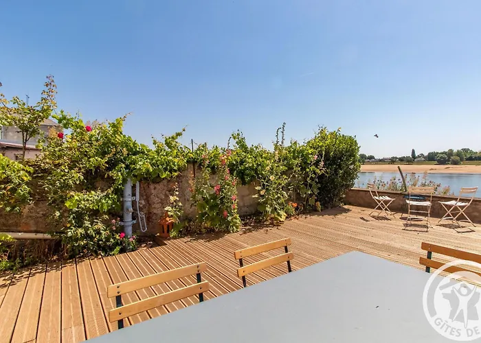Maison Authentique Sur 3 Niveaux Avec Terrasse Et Vue Loire - Fr-1-622-38 Сasa de vacaciones